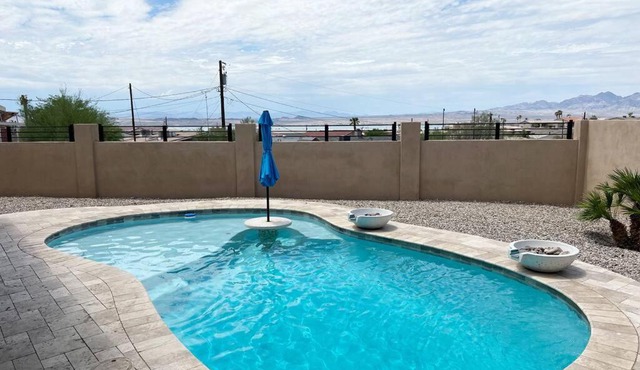 Havasu Retreat! Pool, Spa, Gym & View