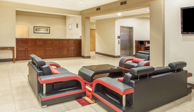 Hawthorn Extended Stay by Wyndham Bloomington