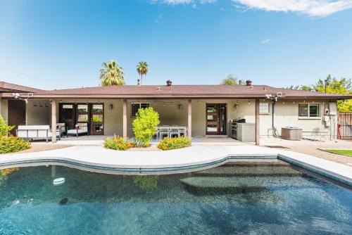 Heated Pool Outdoor Kitchen Patio Modern Design