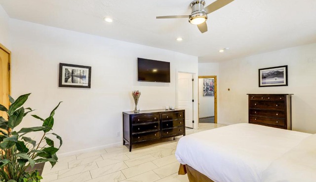 Heber City Home: Private Yard & Hot Tub!