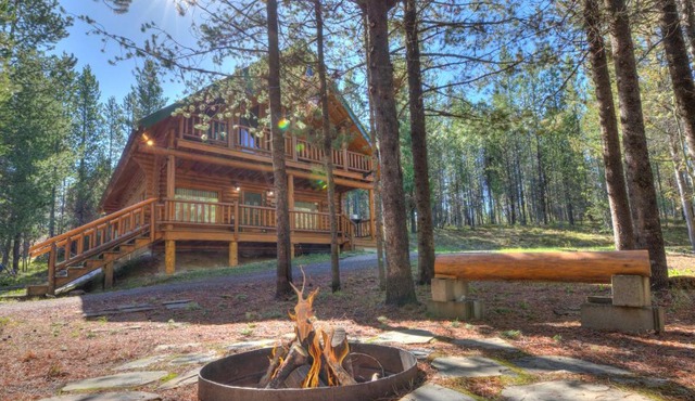 Henrys Cast by KABINO Hot Tub Large Driveway PS4 Dog Friendly Fire Pit Fireplace
