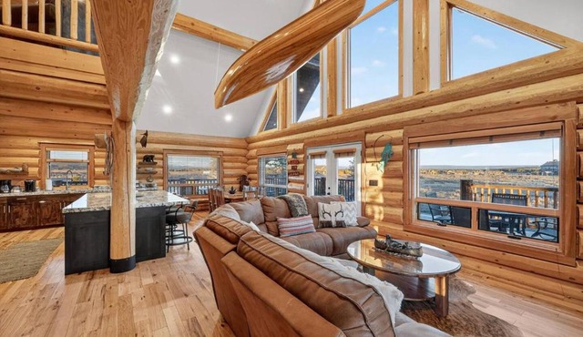 Here & Now | Yellowstone Cabin w/Hot Tub & Views!