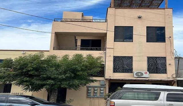 Hermoso edificio ubicado a pocas cuadras del Malecón de La Paz BCS