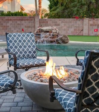 Hidden gem in the Hidden Hills Mini Golf- Pool-Hot Tub-RV parking-EV charger