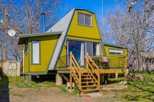 Hike, Bike & ATV! A-Frame Rimrock Cabin w/Views