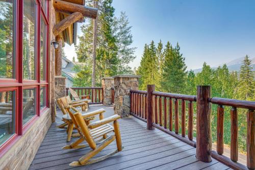 Hilltop Breck Home: Hot Tub, Views & Walk to Town
