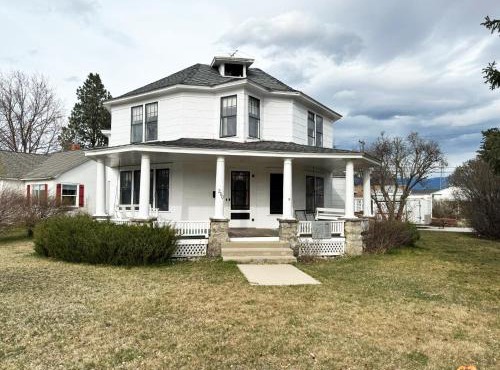 Historic 1908 Wamsley House-Completing Renovation!
