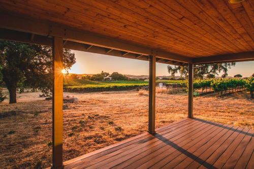 Hive House Castoro Luxury Winery Stay EV