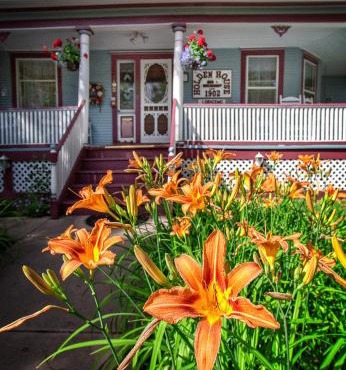 Holden House 1902 Bed & Breakfast Inn