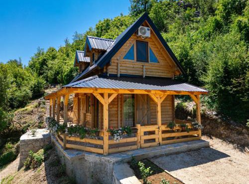 Holiday Home MIA