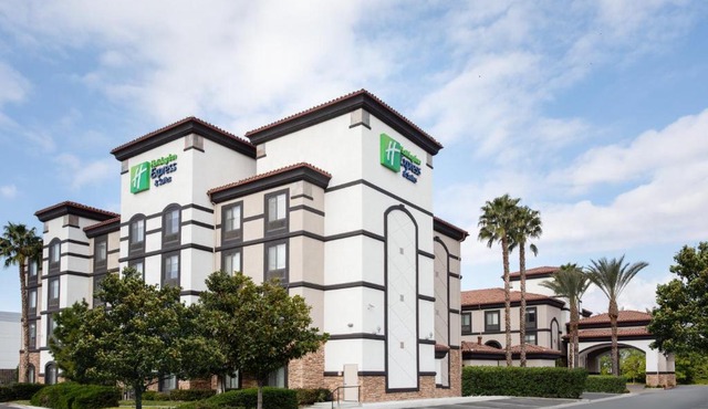 Holiday Inn Express Ontario by IHG