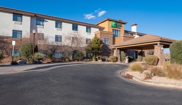 Holiday Inn Express & Suites St George North - Zion