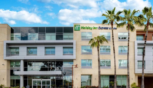 Holiday Inn Express & Suites - Glendale Downtown
