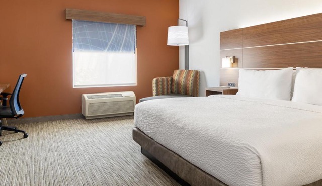 Holiday Inn Express & Suites Las Vegas SW Springvalley by IHG