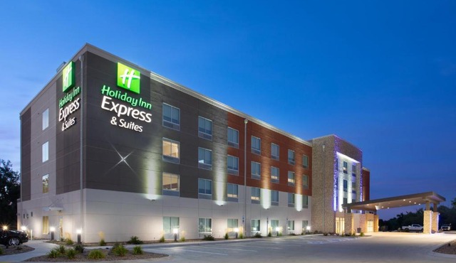 Holiday Inn Express & Suites - Sterling by IHG