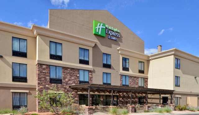 Holiday Inn Express & Suites Page - Lake Powell Area by IHG