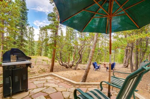 Hot Tub + Game Room: Fairplay Cabin Near Hiking