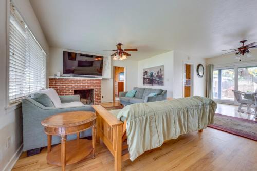 Hot Tub, Patio & Outdoor Games at Visalia Home