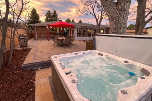 Hot Tub, Pool Table, BBQ Patio, Yard Games