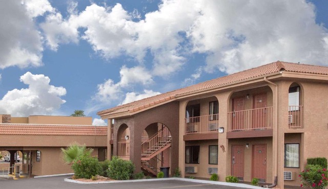 Howard Johnson by Wyndham St. George Hotel & Suites