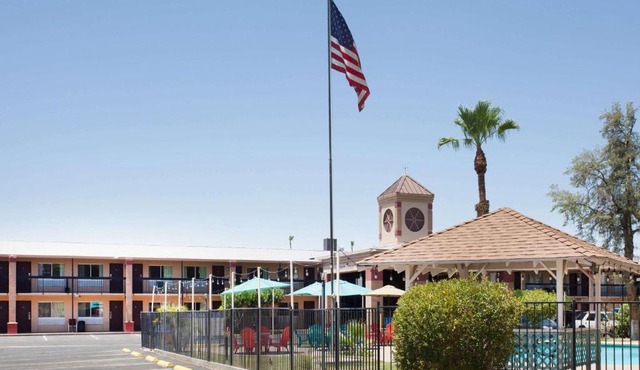 Howard Johnson by Wyndham Yuma