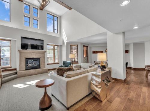 Hyatt Centric Escape with Shared Pool and Hot Tub