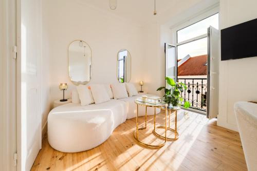 Improved Central Lisbon 41BR Riverfront wAC