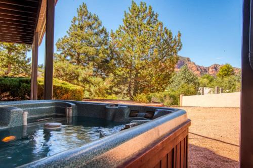 Incredible Red Rock Views Hot Tub Hiking