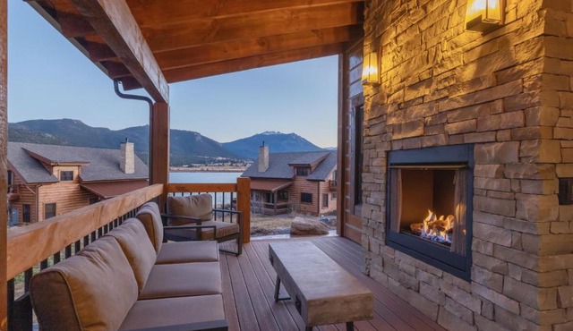 Indoor/Outdoor Fireplace, Jacuzzi, Heated Bathroom Floors