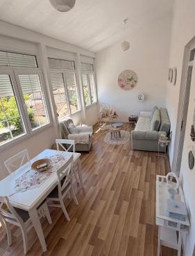 Ivana Apartment , Lake & River View in Town Center