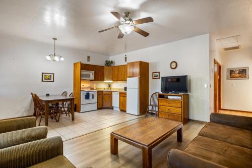 Juniper-Grand Canyon Upper by Roundhouse Resort and Spa
