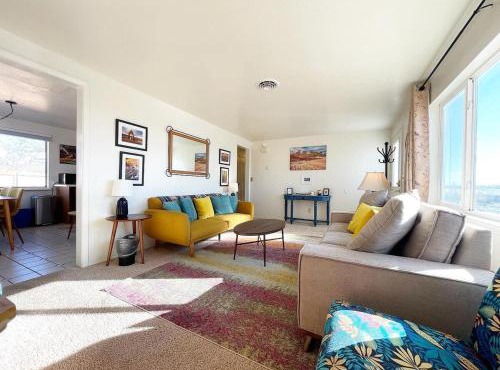 Kanab home with HUGE fenced in backyard-Pets Welcome