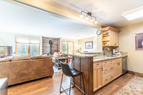 Key Condo #2942