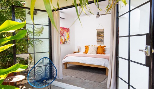 King bed, Kitchenette, Air Conditioning, Pool, Fast WiFi - Aire at Casa Calavera