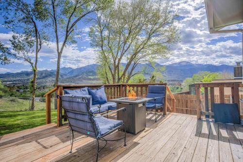 Kings Overlook Epic Retreat w Pikes Peak Views