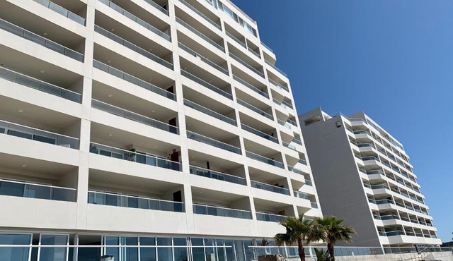 La Jolla Excellence, Exclusive Front Beach!