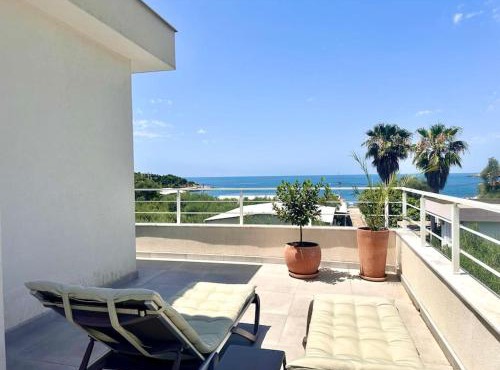 La Laguna Rooftop Apartment 50 m from the beach