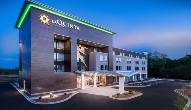 La Quinta Inn & Suites by Wyndham Wisconsin Dells- Lake Delton