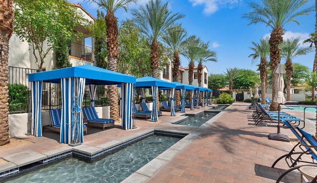 La Quinta Legacy Villas - Luxe Resort Pools with Desert Mountain Views