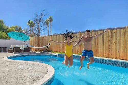 Lady Luck Villa w/Pool & Games Near Strip