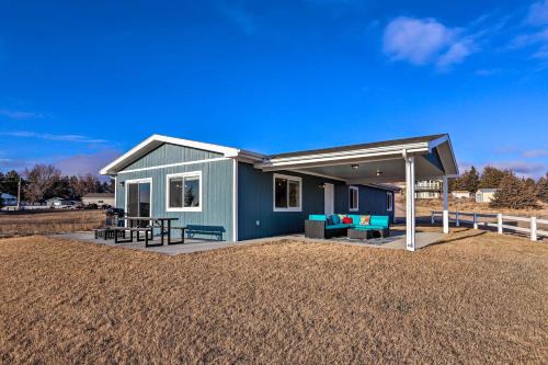 Lake McConaughy Getaway w/Patio - Walk to Beach