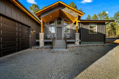 Lake-View Gem w/Outdoor Entertainment in Show Low