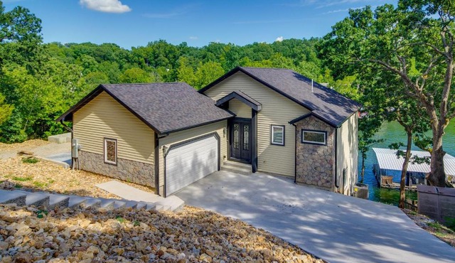 Lakefront Osage Beach Retreat w/Boat Slip!