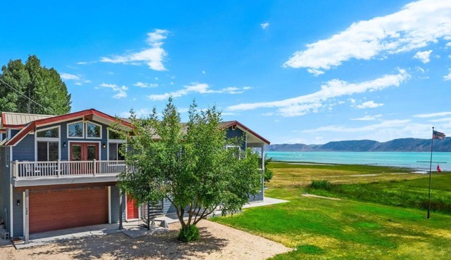Lakefront Retreat