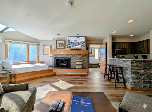 Lakeside 1491 by SummitCove Lodging in Colorado