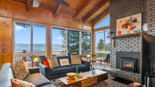 Lakeview Lodge by AvantStay