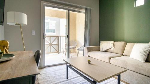 Landing Modern Apartment with Amazing Amenities (ID7468X86)