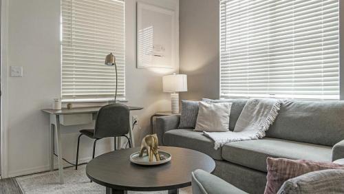 Landing Modern Apartment with Amazing Amenities (ID1390X000)