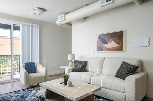 Landing Stunning 2BD Clubhouse Gym