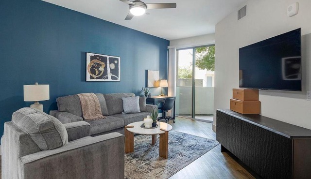 Landing Stylish 1BD Gym Clubhouse